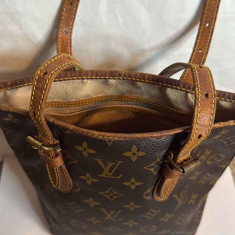 Louis Vuitton Vintage Bucket Bag - Picture 7 of 10